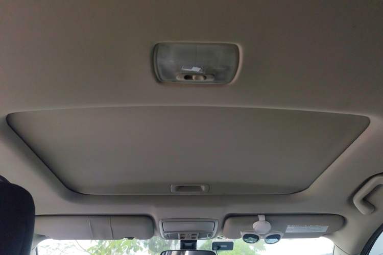 Used Honda CR-V 2015 2.0L two-wheel drive Fashion Edition Headliner