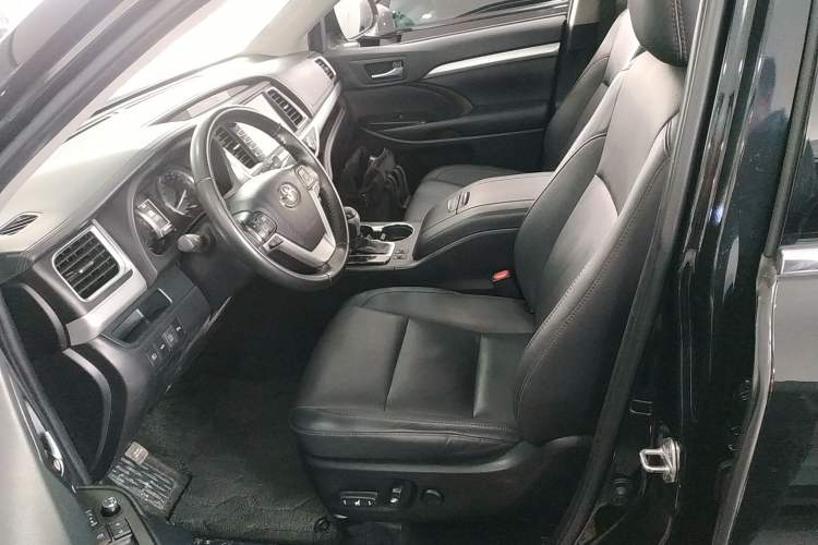 Used Toyota Highlander 2018 2.0T Four-Wheel Drive Luxury Version 7 Seats China VI Standard
