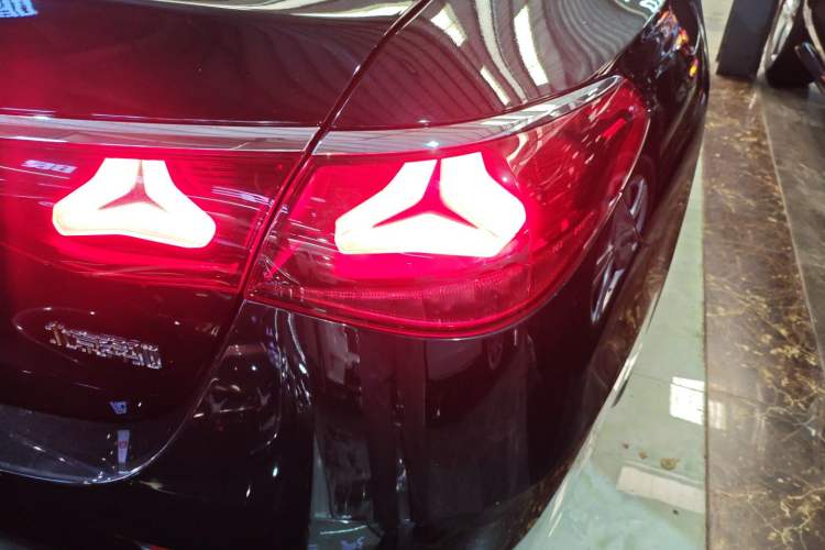 Used Mercedes-Benz E-Class 2025 E 300 L Luxury Model Right Rear Taillight