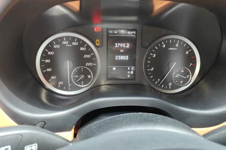 Used Mercedes-Benz Vito 2023 2.0T Elite Version 7 Seats Instrument Cluster