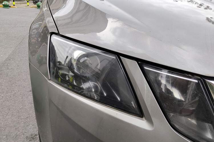 Used Skoda Octavia 2019 1.5L Automatic SmartDrive Comfort Edition China VI Standard Right Front Headlight