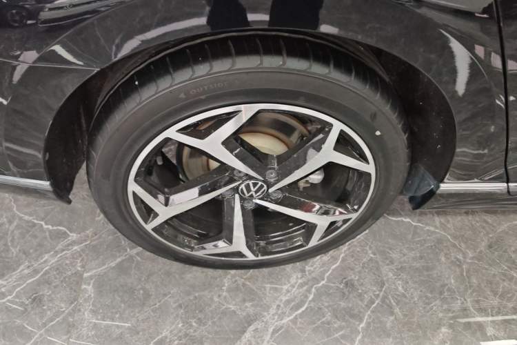 Used Volkswagen Magotan 2023 2 Million Units Limited Edition 330TSI DSG Leading Version
