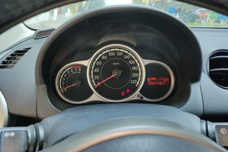 Used Mazda Mazda 2 2011 XuanDong 1.5L Automatic Value Edition
