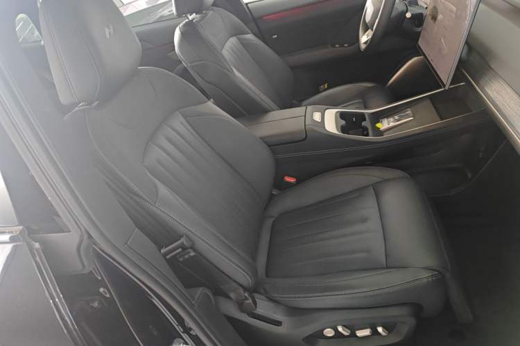 Used ONVO L60 2024 85 kWh Rear-Drive Version