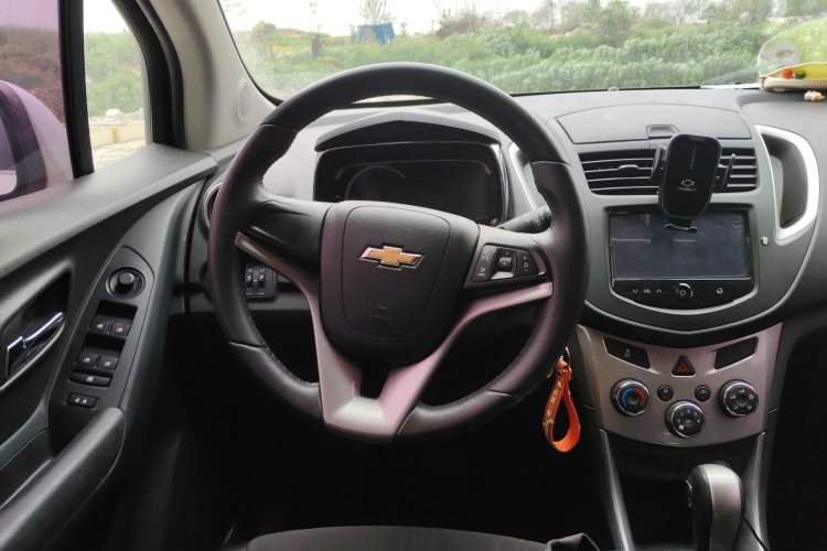 Used Chevrolet Trax 2016 1.4T Automatic Two-Wheel Drive Luxury Version Steering Wheel