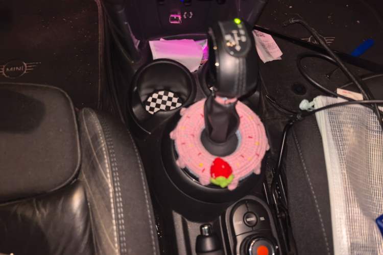 Used MINI 2016 1.5T COOPER Five-Door Edition Gear Lever