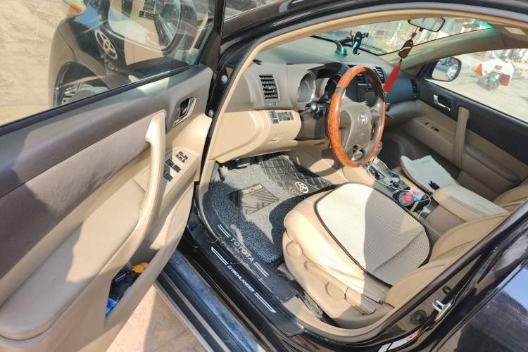 Used Toyota Highlander 2012 2.7L Two-Wheel Drive 7-Seater Elite Edition