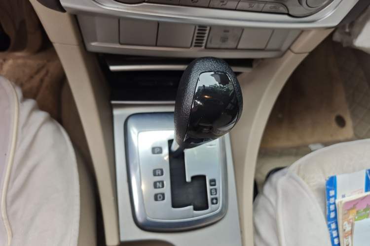 Used Ford Focus 2013 Hatchback Classic 1.8L Automatic Fashion Edition Gear Lever