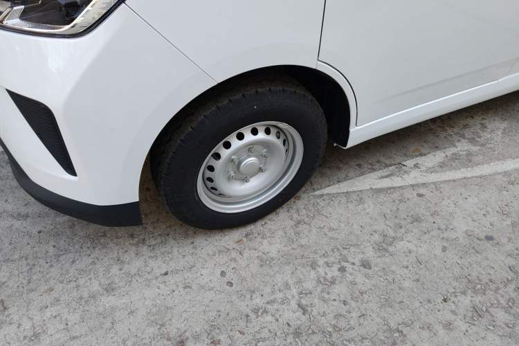 Used Wuling Yangguang 2025 Model 400km Bus Edition—Comfort Edition