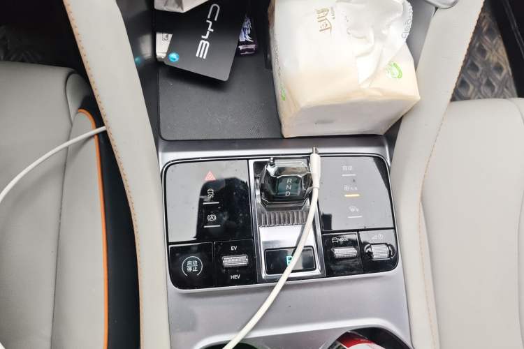 Used BYD Song PLUS New Energy 2023 Champion Edition DM-i 110KM Flagship Model Gear Lever