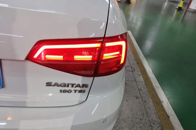 Used Volkswagen Sagitar 2018 180TSI DSG Prestige Edition Right Rear Taillight