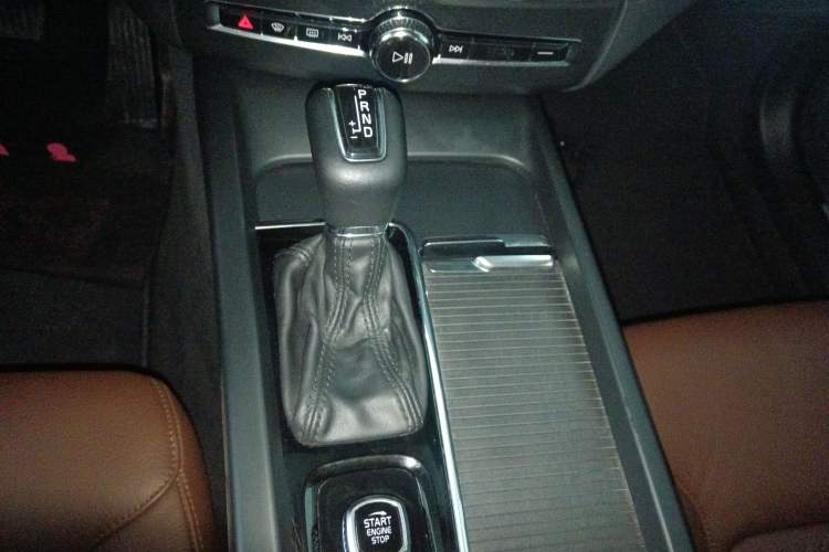 Used Volvo XC60 2020 T5 4x4 Zhiyi Luxury Edition