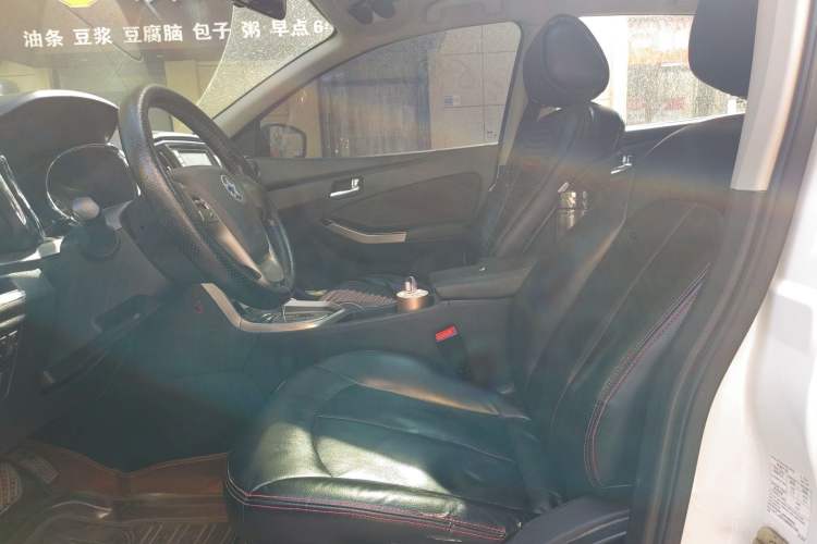 Used Venucia T70 2016 2.0L CVT Smart Edition