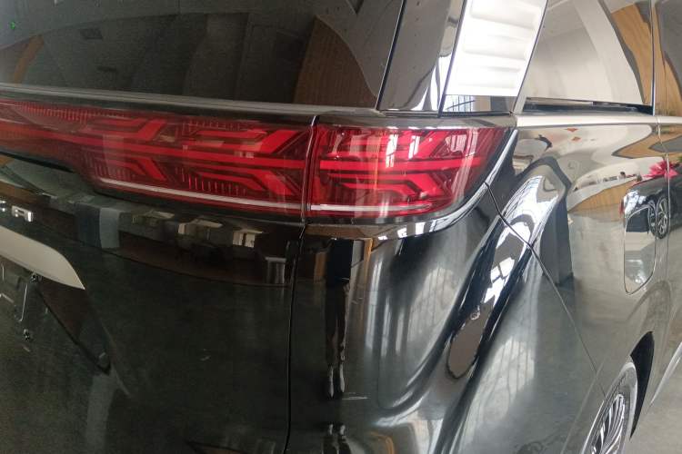 Used Denza D9 2024 DM-i 980 Four-Wheel Drive Prestige Model