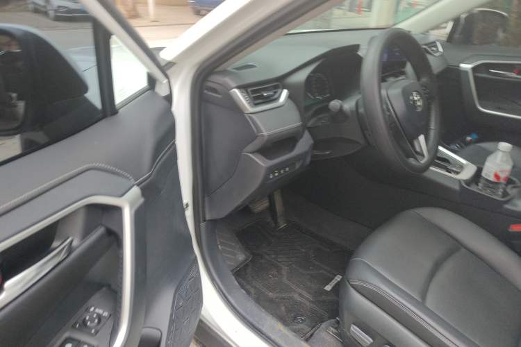 Used Toyota RAV4 2023 2.0L CVT Two-Wheel Drive Fashion Plus Edition