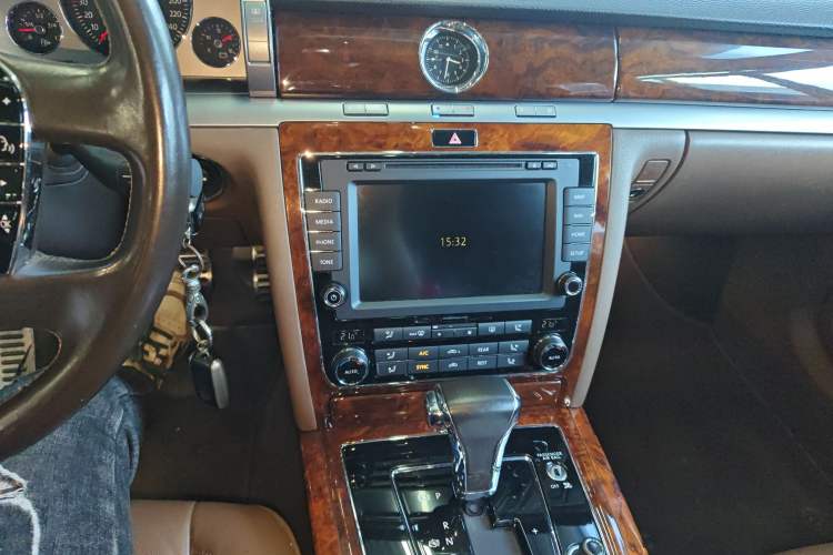 Used Volkswagen Phaeton 2014 3.0L Business Model