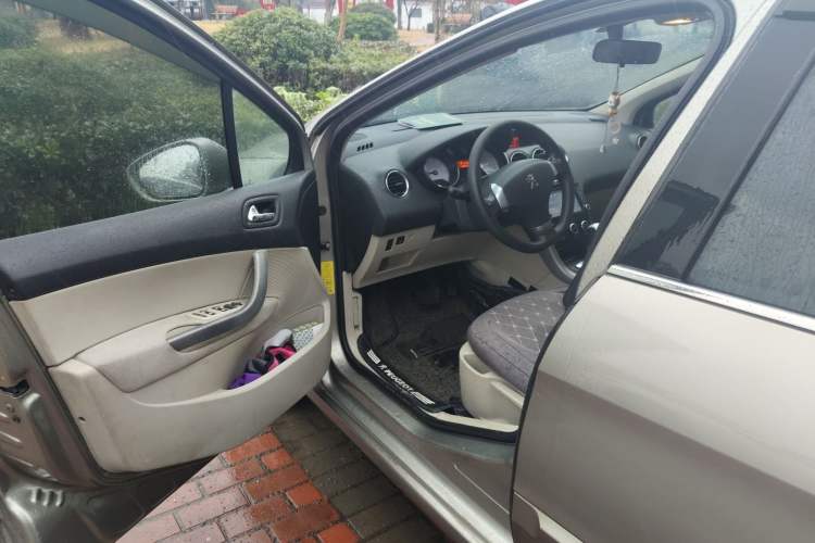 Used Peugeot 408 2013 2.0L Automatic Comfort Edition Driver Seat