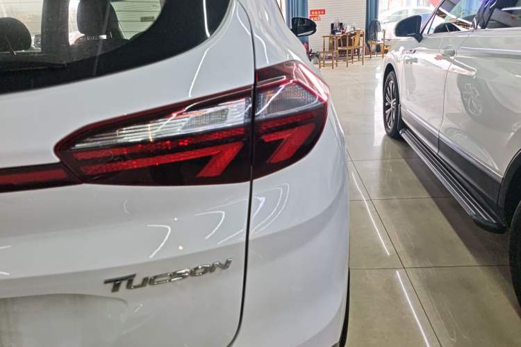 Used Hyundai Tucson 2019 280TGDi Dual-Clutch Two-Wheel Drive Fashion Edition China VI Standard