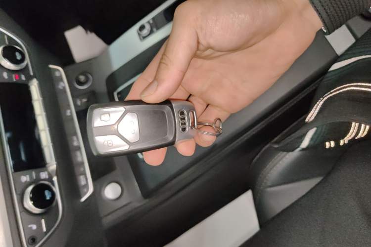 Used Audi Q5L 2020 Updated 40 TFSI Prestige Fashion Edition Interior 1