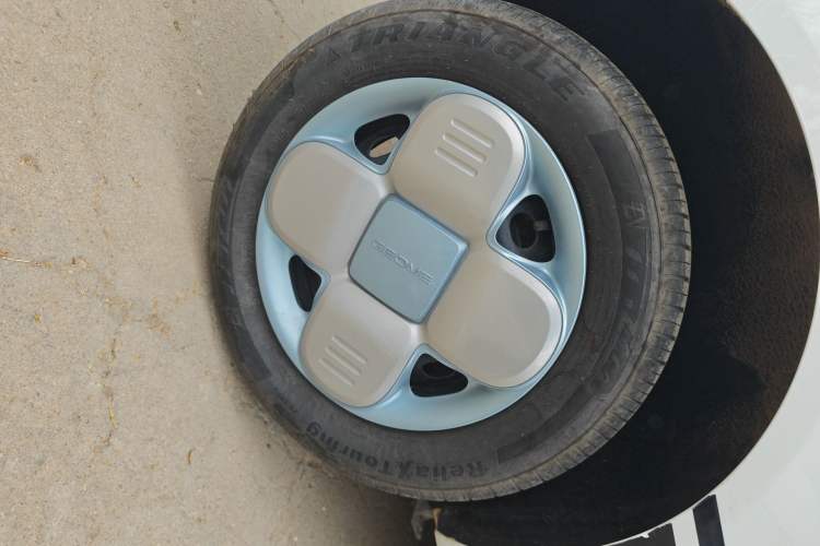 Used Geely Galaxy Panda 2024 Panda Mini 200km Endurance Bear Right Rear Wheel Hub