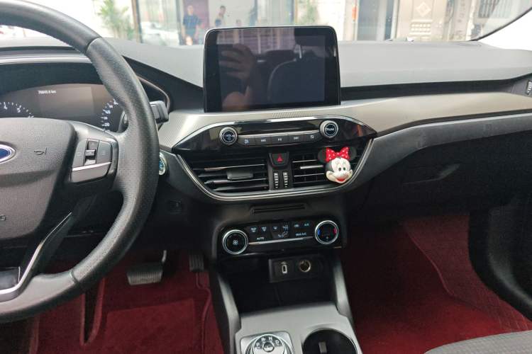 Used Ford Focus 2020 Sedan EcoBoost 180 Automatic Trend Edition Audio And AC Panel