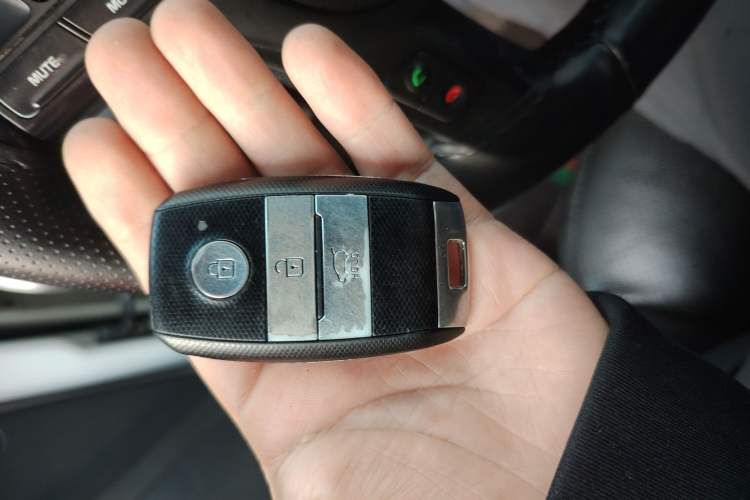 Used Kia Sorento 2013 2.4L 7-seat Gasoline Luxury Edition
