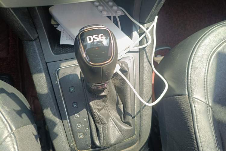 Used Skoda Yeti 2014 1.4 TSI DSG Polar Edition Gear Lever