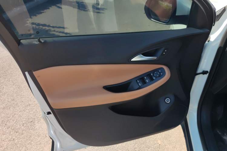 Used Buick Encore PLUS 2023 Smart Fun Edition
