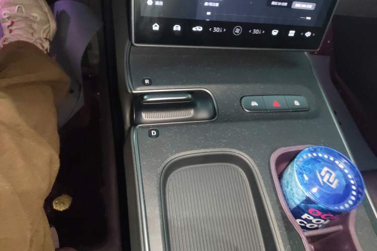 Used Nio ET5T 2023 75 kWh Touring Gear Lever