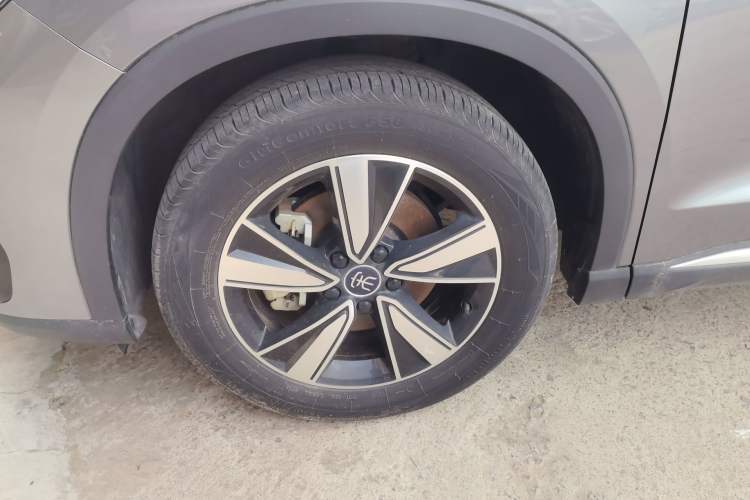 Used BYD Song Pro New Energy 2022 DM-i 110km Flagship Model Left Front Wheel Hub