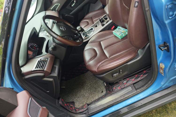 Used Land X7 2015 2.0T Panoramic Prestige Edition Left Front Seat