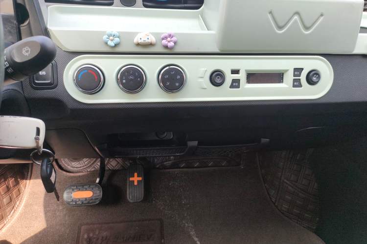 Used Wuling Hongguang MINIEV 2022 Easy Version Lithium-NMC Audio And AC Panel
