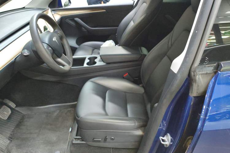 Used Tesla Model Y 2021 Long-Range All-Wheel-Drive Version Left Front Seat