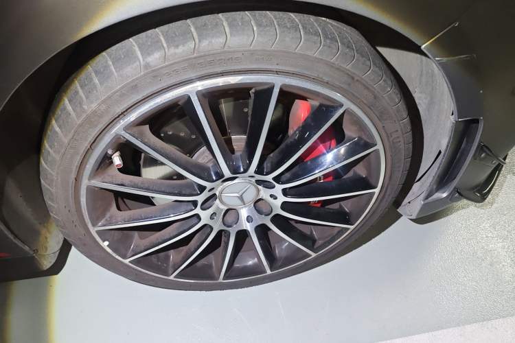 Used Mercedes-Benz A AMG 2022 AMG A 35 L 4MATIC Right Front Wheel Hub