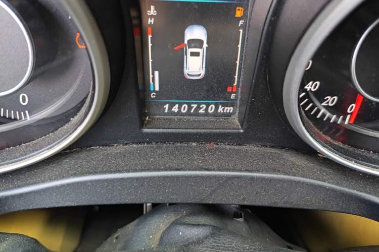 Used Leopaard CS10 2015 2.0T Manual Excellence Edition Odometer Close Up