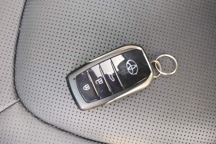 Used Toyota Highlander 2024 2.5L Smart Electric Hybrid Dual-Engine Four-Wheel Drive Prestige Version – 7 Seats
