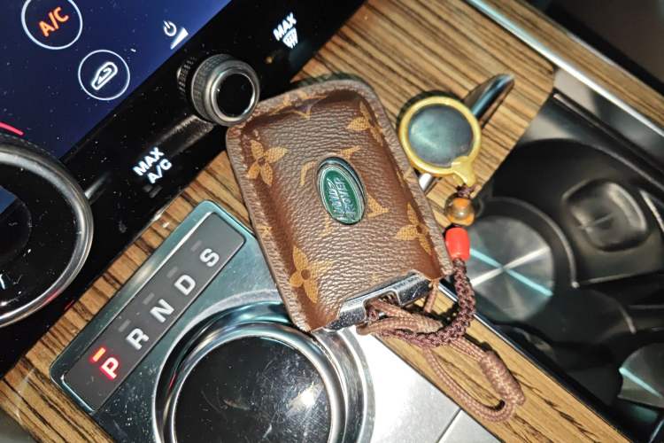 Used Land Rover Range 2018 3.0 SC V6 AB Prestige Extended Edition Vehicle Key