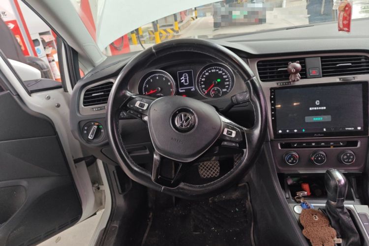 Used Volkswagen Golf 2016 230TSI Automatic Luxury Version
