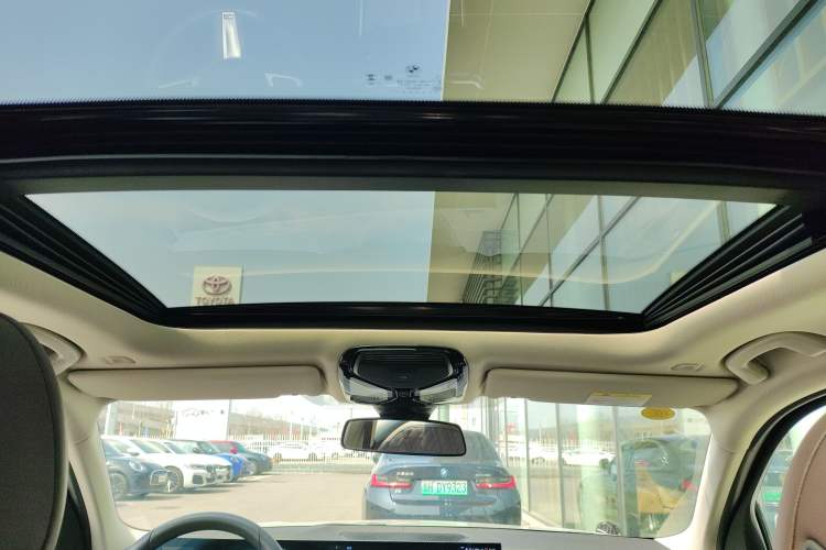 Used BMW i3 2024 eDrive 35 L
