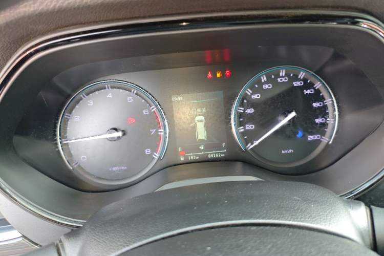 Used Dongfeng Palazzo 2022 2.0T Manual Two-Wheel Drive Luxury Version
