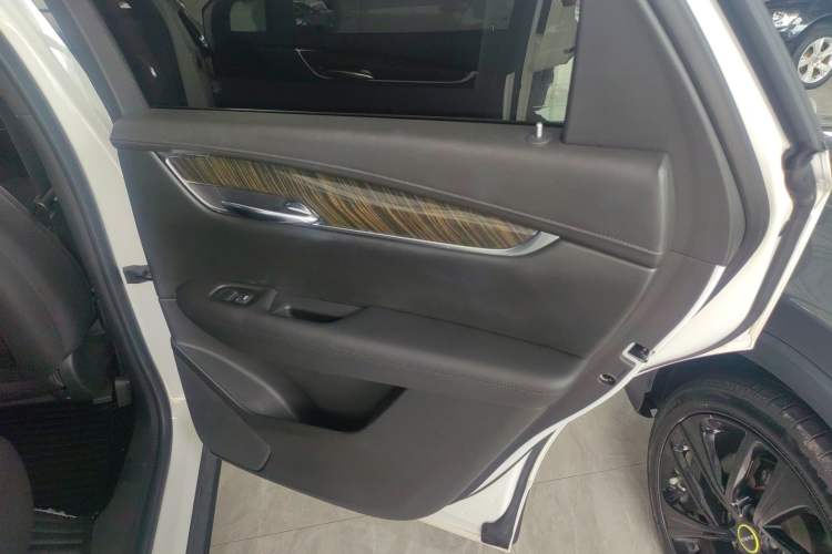 Used Cadillac XT5 2018 25T Tech Model