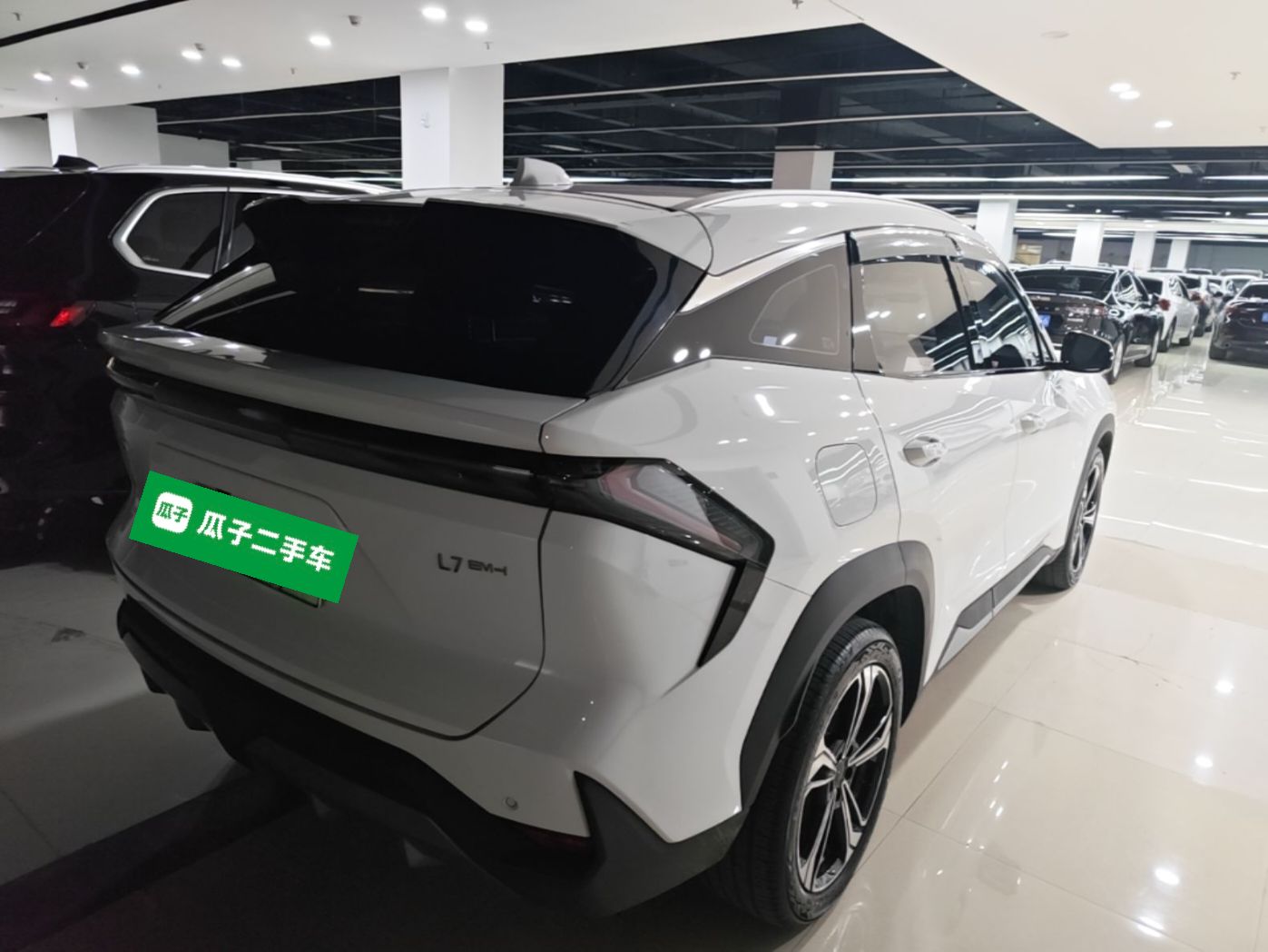 Geely Galaxy L7 2025 EM-i 115km Exploration+ Edition — снимка 6