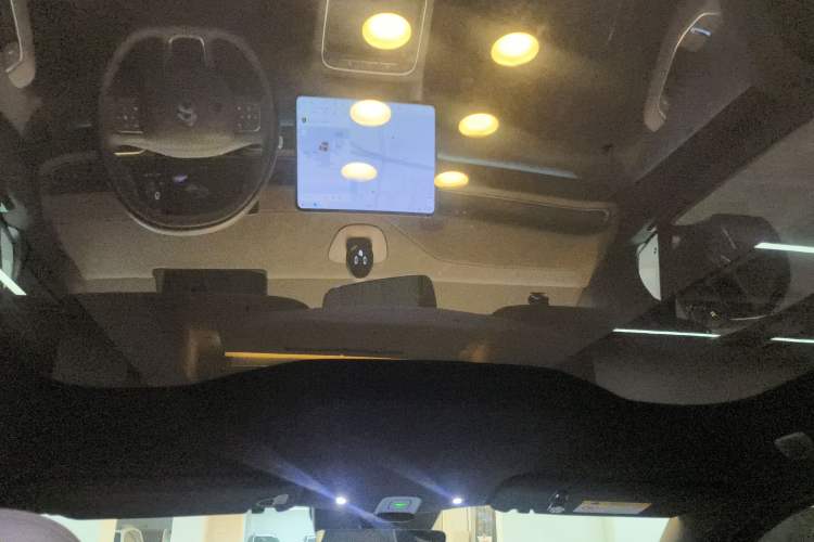 Used Nio EC6 2025 75 kWh Headliner