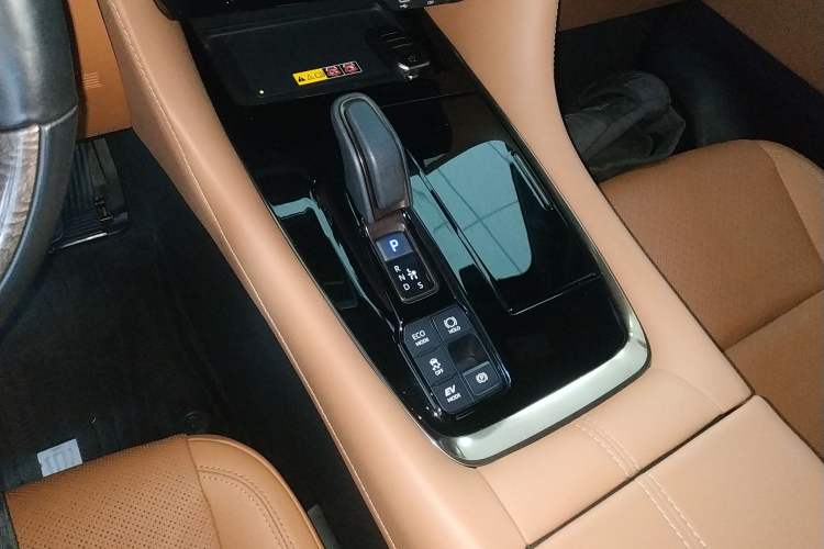 Used Toyota Vellfire 2024 Crown Dual-Engine 2.5L Supreme Executive Edition