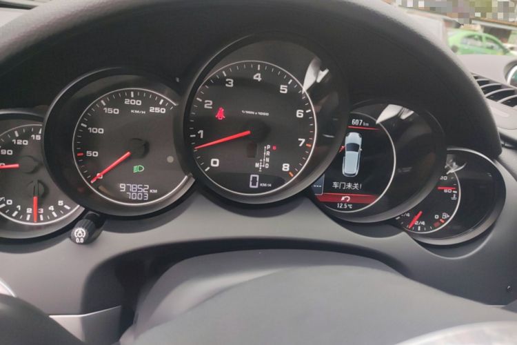 Used Porsche Cayenne 2014 Cayenne Platinum Edition 3.0T Instrument Cluster