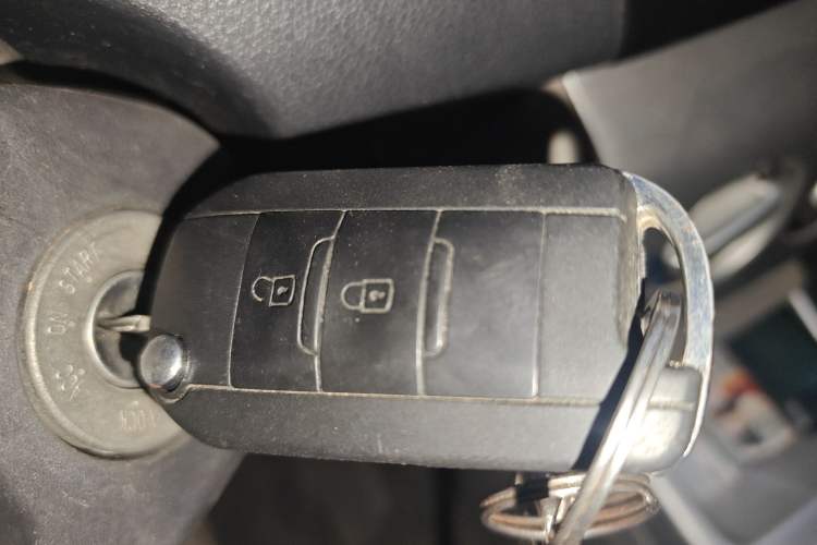 Used Changan Alsvin V3 2012 1.3L Manual Luxury Version China IV Standard