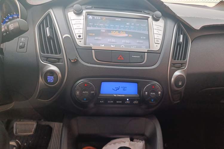 Used Hyundai ix35 2015 2.0L Automatic 2WD Smart Version China V Standard
