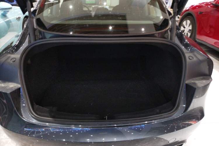 Used Tesla Model 3 2025 Rear-Wheel-Drive Version
