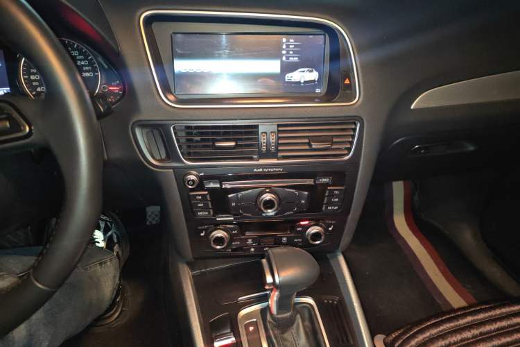 Used Audi Q5 2017 Plus 40 TFSI Technology Model
