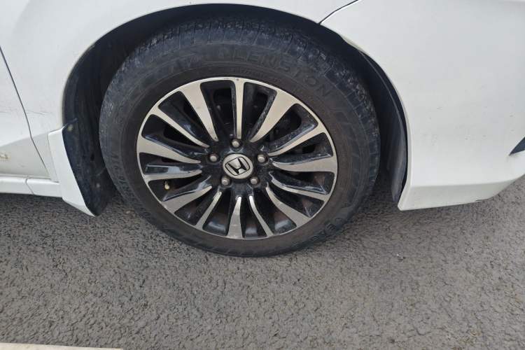 Used Honda Crider 2013 1.8L automatic luxury edition
